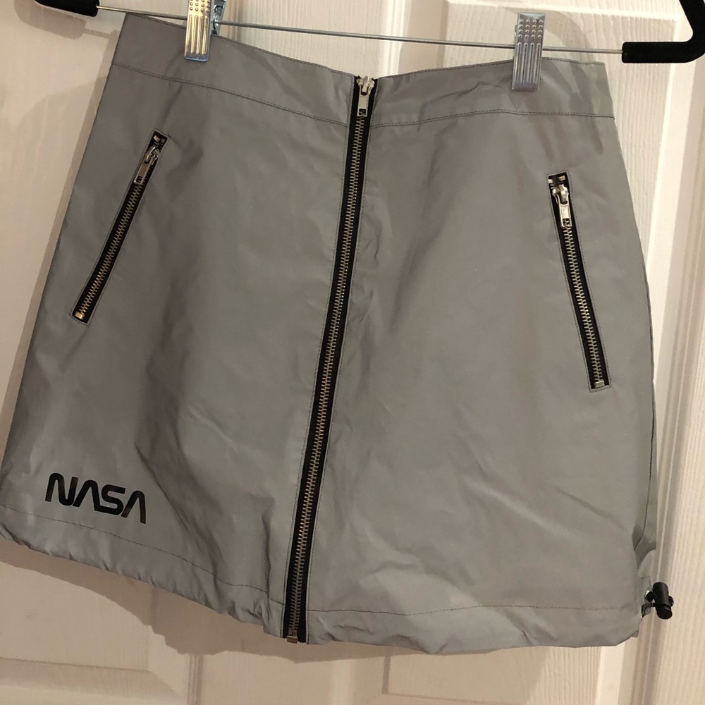 NASA gray skirt with front zipper and pockets